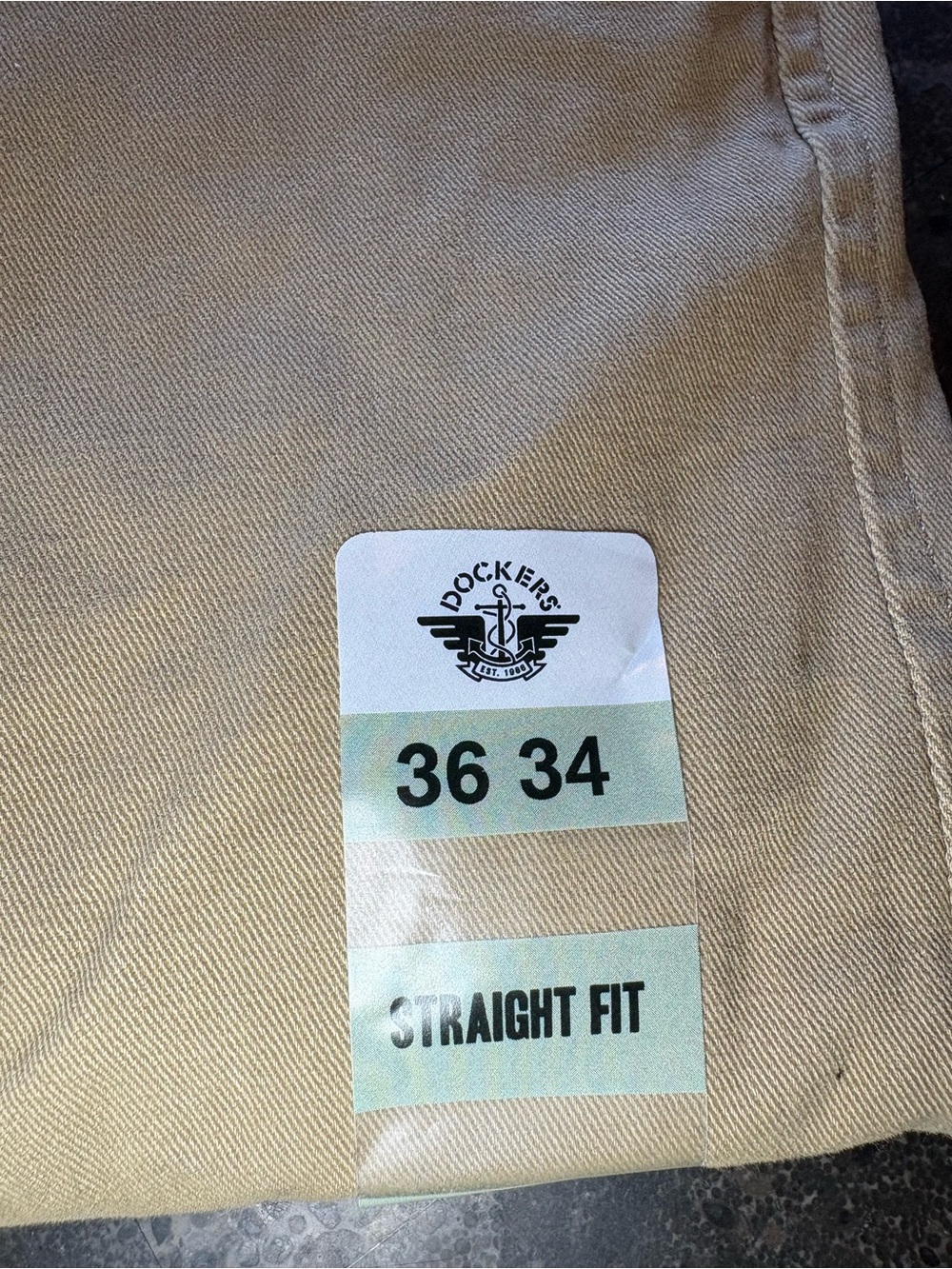 Dockers Men's Khaki/Tan Classic Chino Pants - Picture 6 of 9